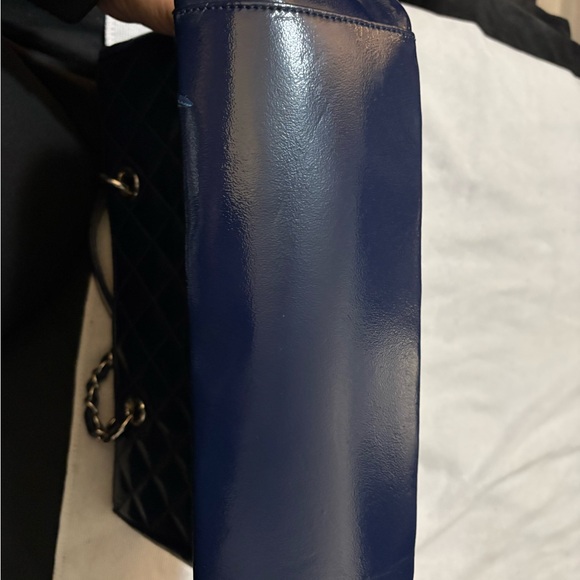 Elegant Navy Quilted Handbag - Picture 12 of 13